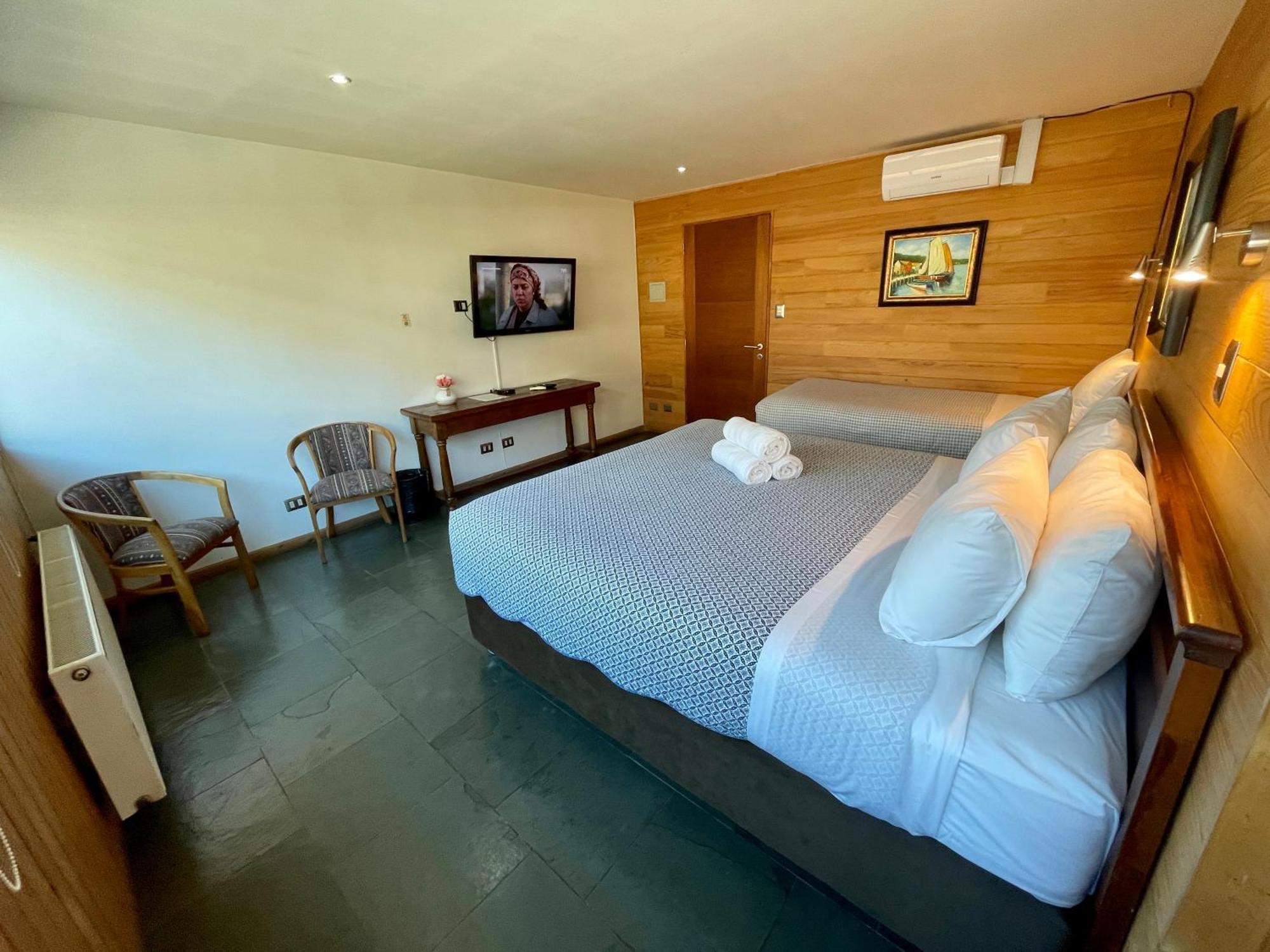 Hotel Costanera Pucon 3*