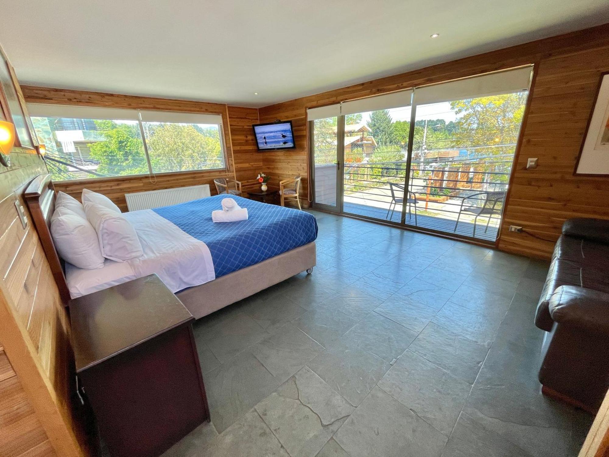 Hotel Costanera Pucon