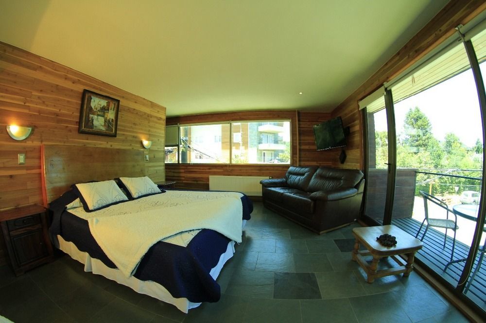 Hotel Costanera Pucon 3*